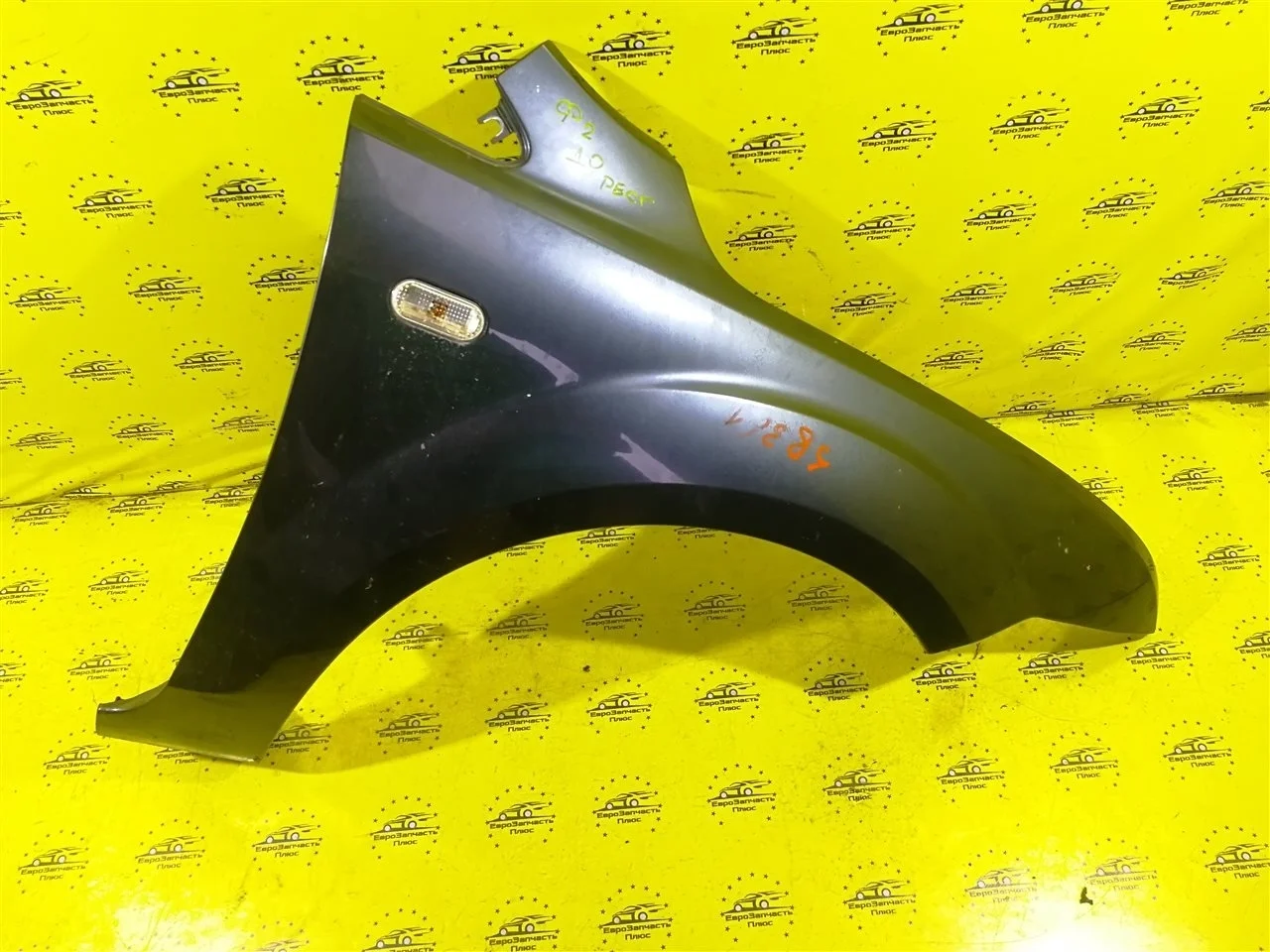 Крыло Ford Focus 2 1521597, переднее правое