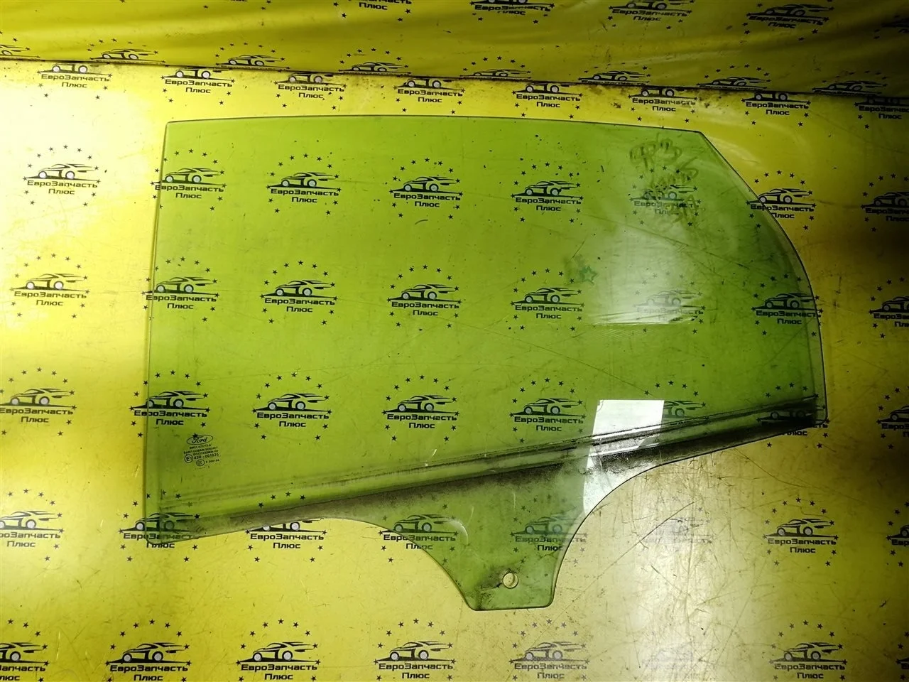 Стекло Ford Focus 3 1706322, заднее левое