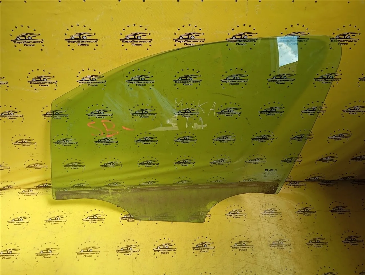 Стекло двери Opel Mokka 25993405 J13, переднее левое