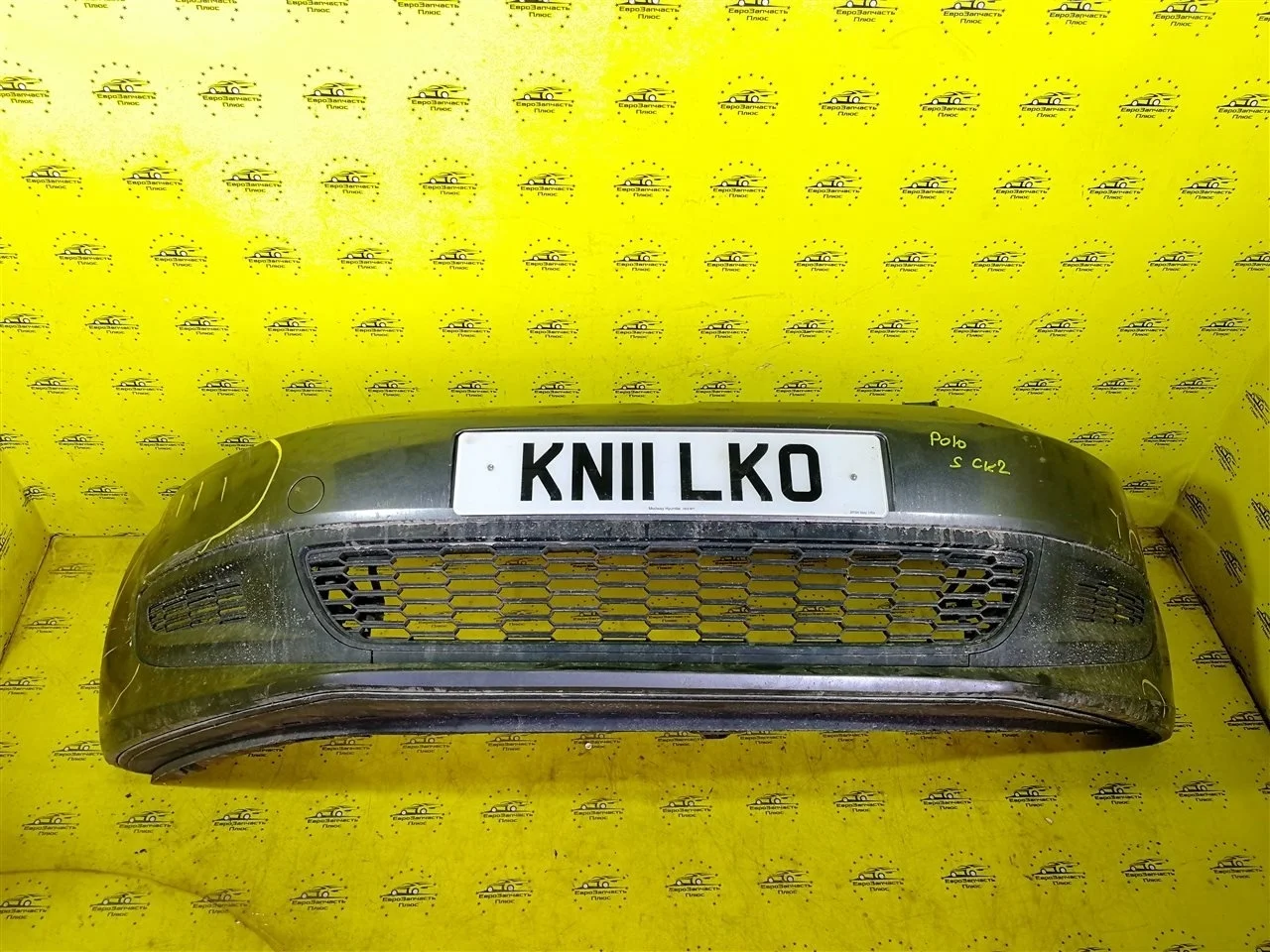 Бампер Volkswagen Polo 5 6R0807221R 6R, передний