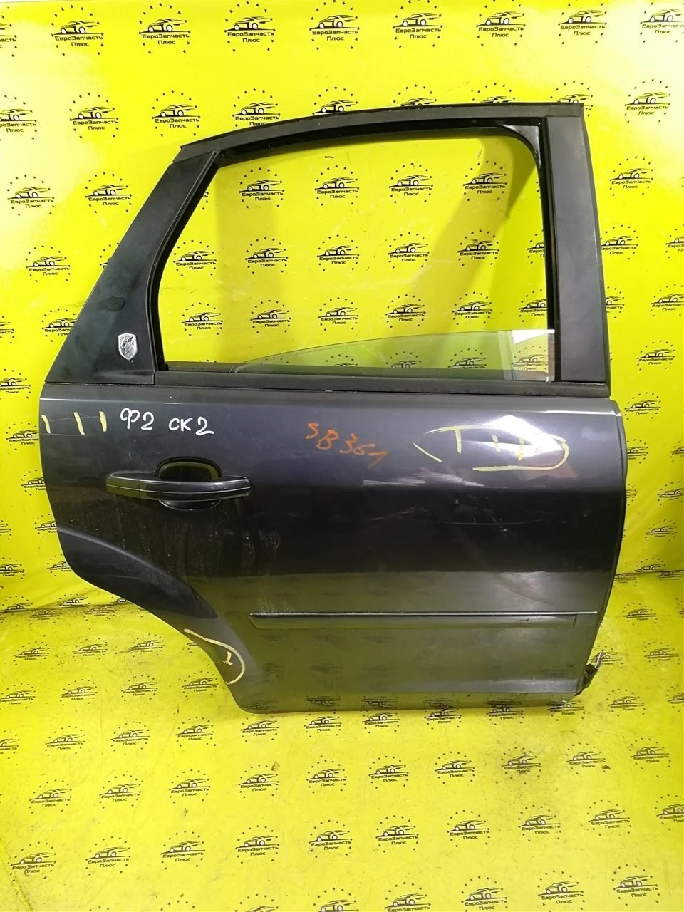 Дверь дефект Ford Focus 2 1702408, задняя правая