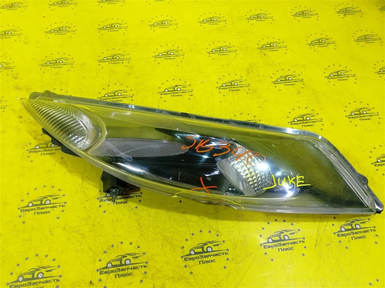 Фара габарит поворотник Nissan Juke 261251KL0B F15, задняя правая