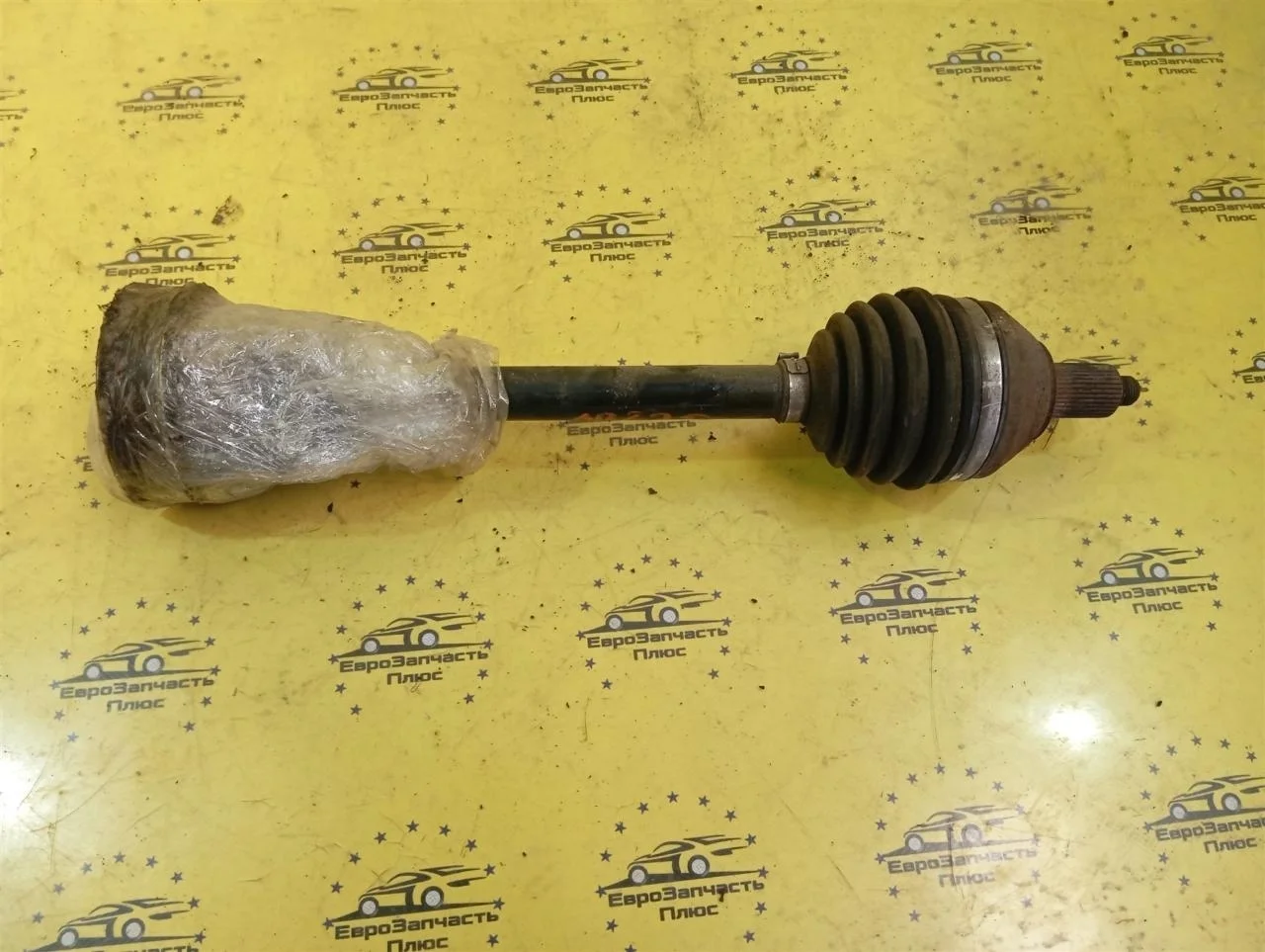 Привод Skoda Fabia 2 6Q0407271DA 5J, передний левый