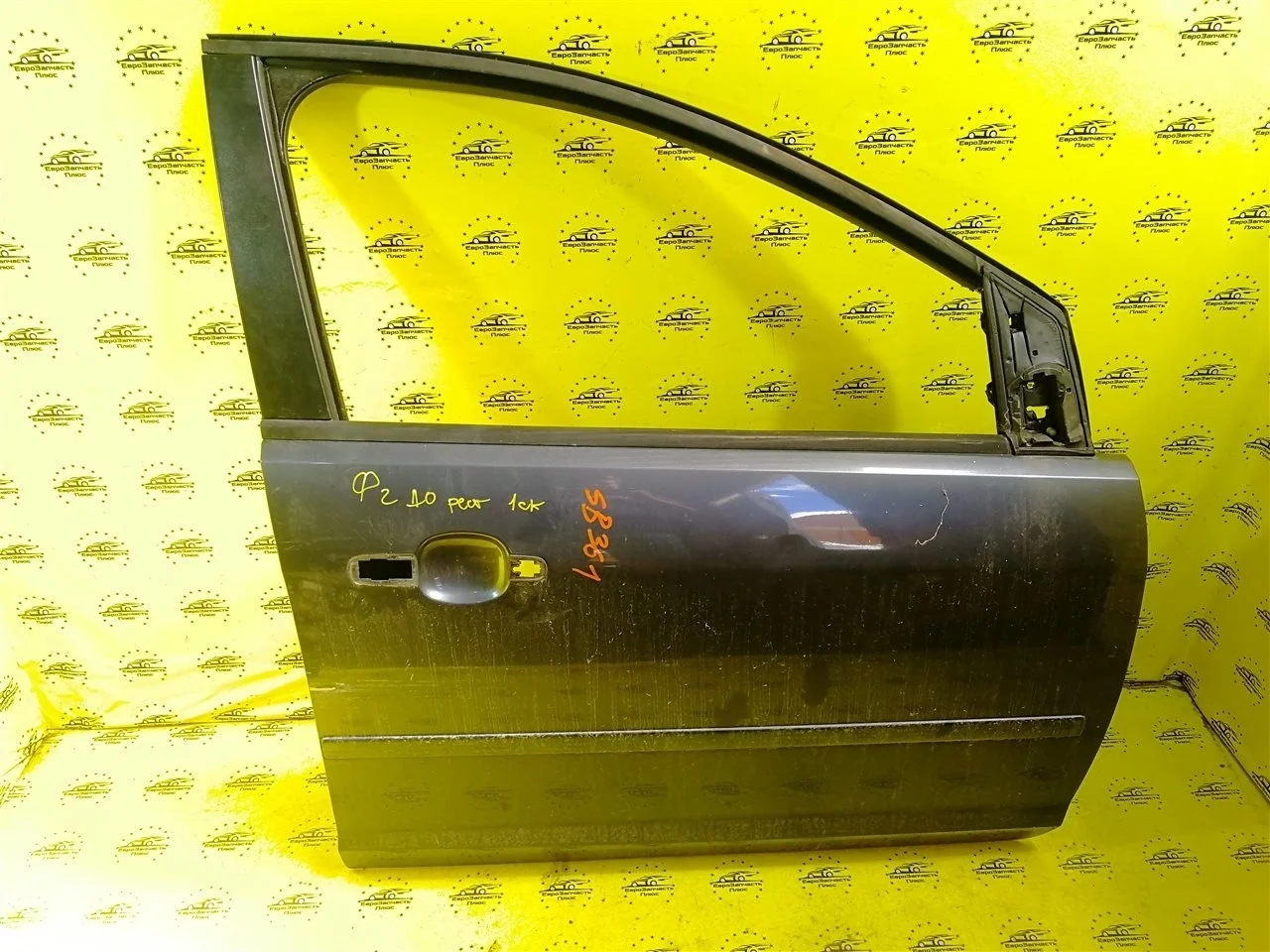 Дверь Ford Focus 2 1530170, передняя правая