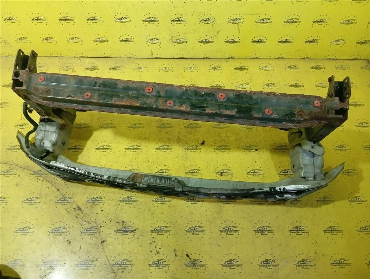 Усилитель бампера Ford Kuga 2 1918601 C520