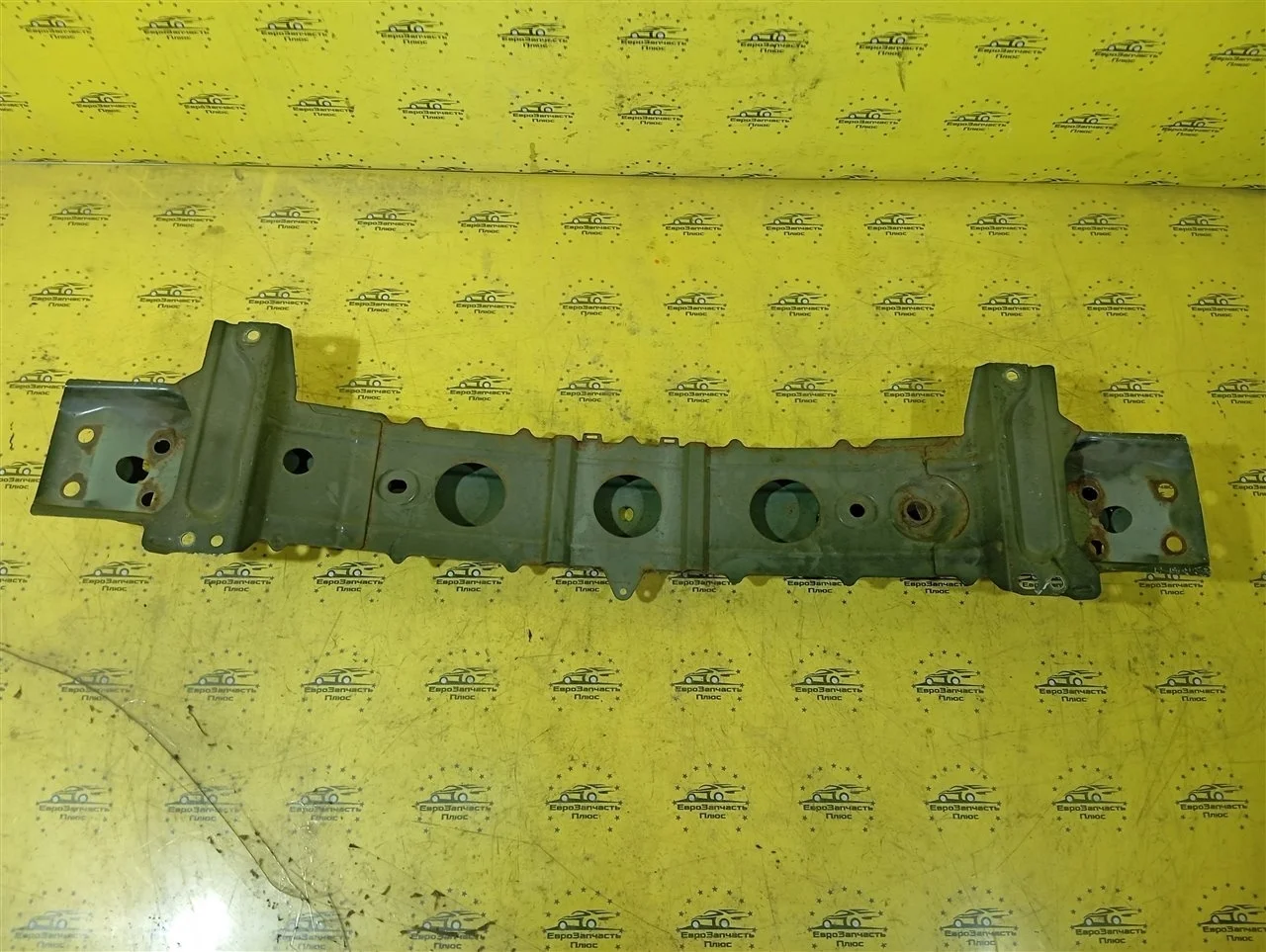 Усилитель бампера Mazda 3 BBR650070C BL, передний