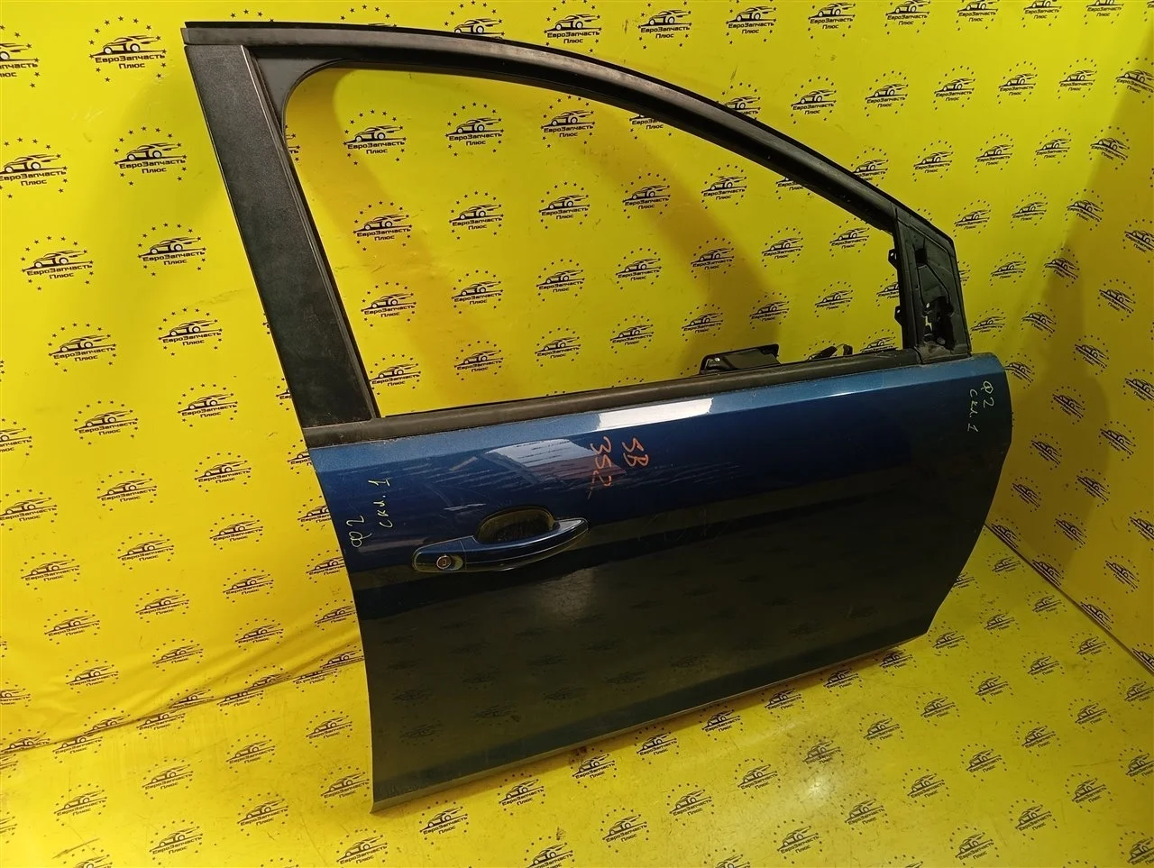 Дверь Ford Focus 2 1530169, передняя правая