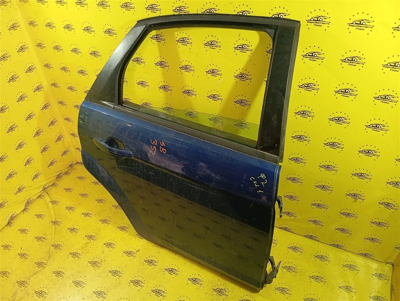 Дверь Ford Focus 2 1702408, задняя правая