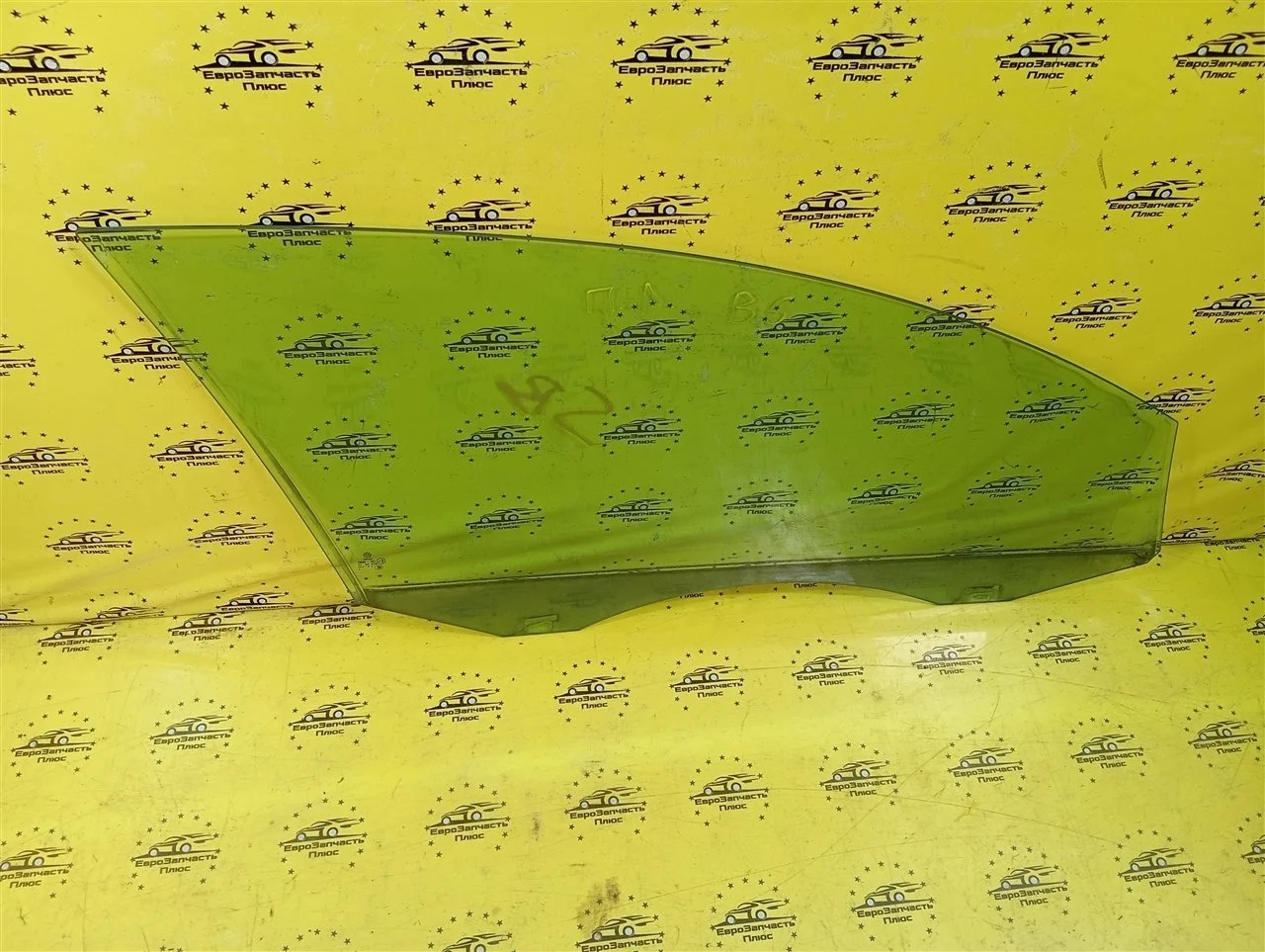 Стекло боковое Volkswagen Passat B6 3C4845201, переднее левое