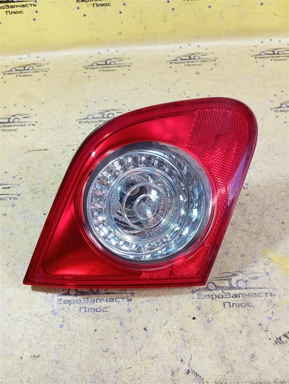 Фонарь крышки багажника Volkswagen Passat B6 3C9945094, задний правый