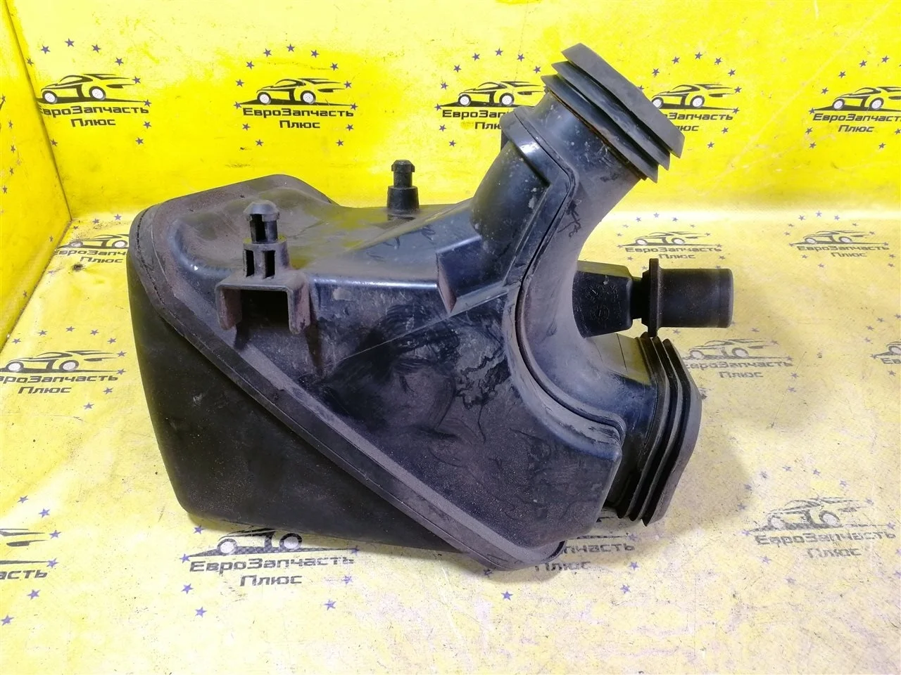 Резонатор воздушного фильтра Opel Zafira 13337770 C