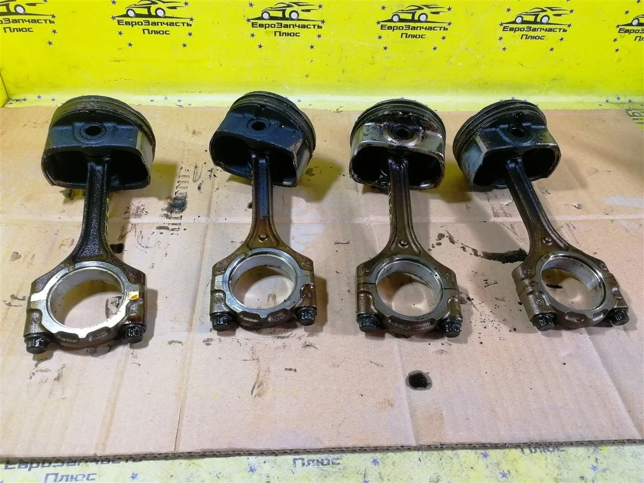 Шатун с поршнем Kia Ceed 2 235102B000 JD G4FD