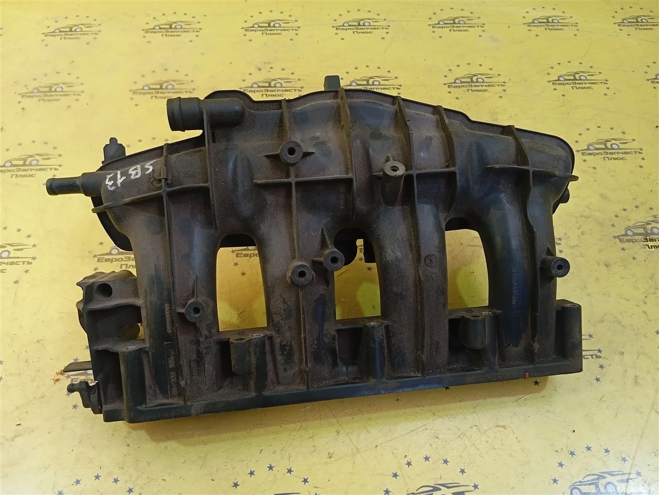 Впускной коллектор Audi A4 06F133201N B8