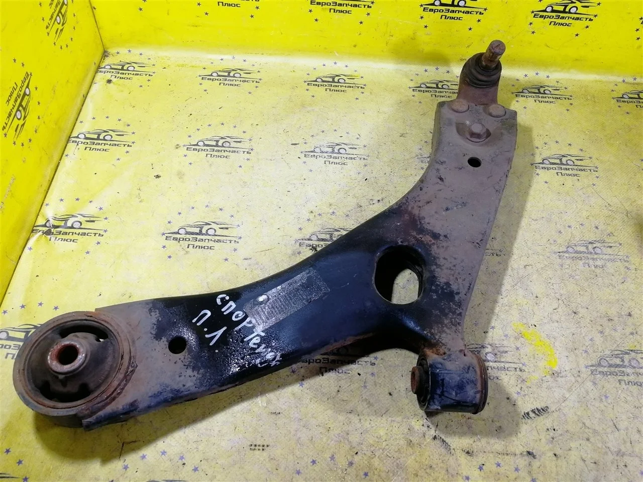 Рычаг подвески Kia Sportage 3 545002Y002 SL, передний левый