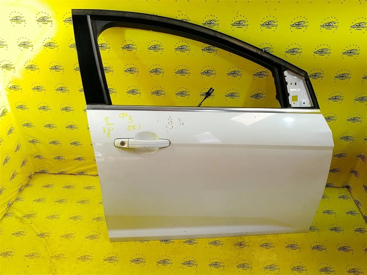 Дверь Ford Focus 3 1899144, передняя правая