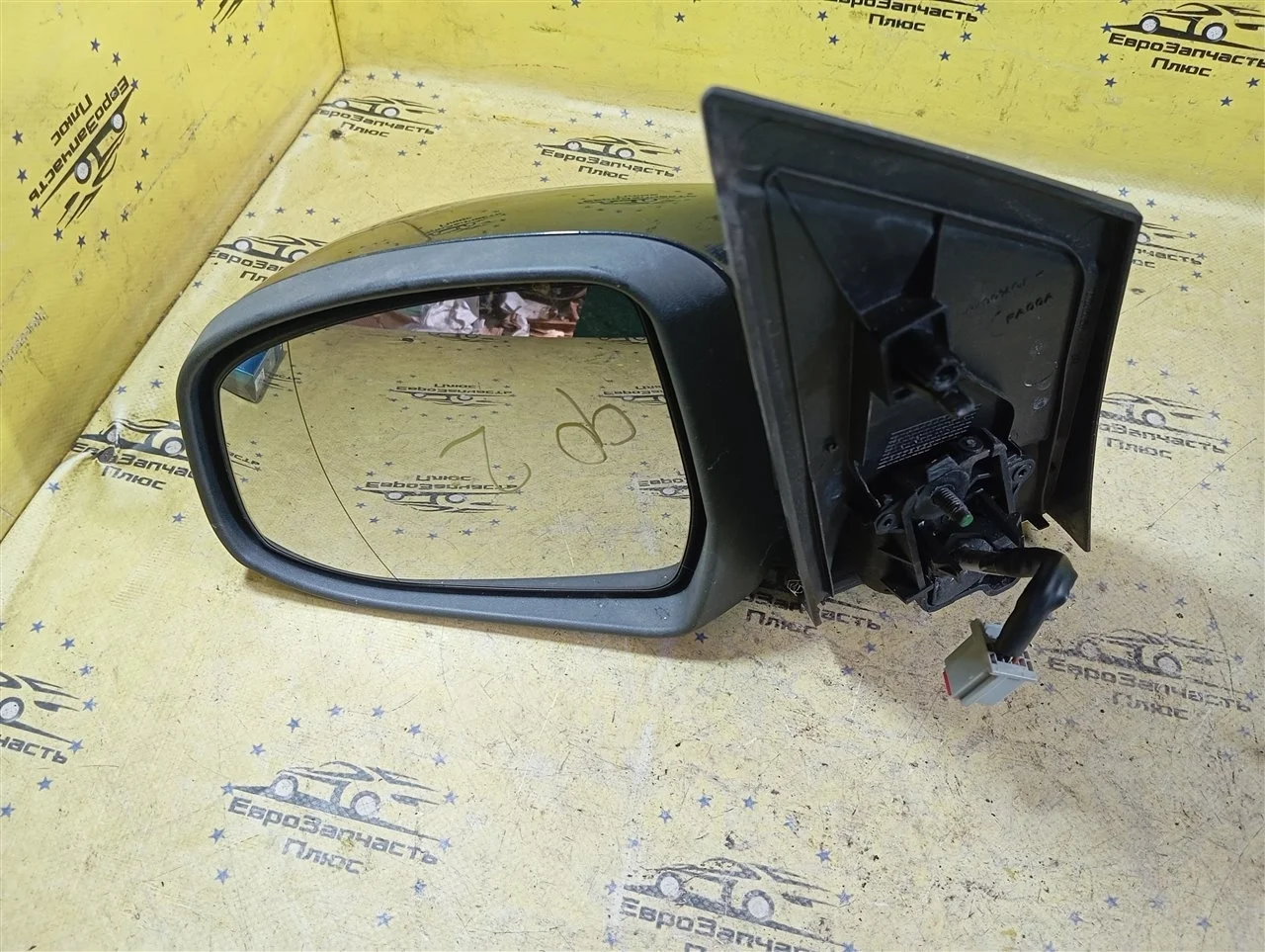 Зеркало Ford Focus 2 1728324, переднее левое