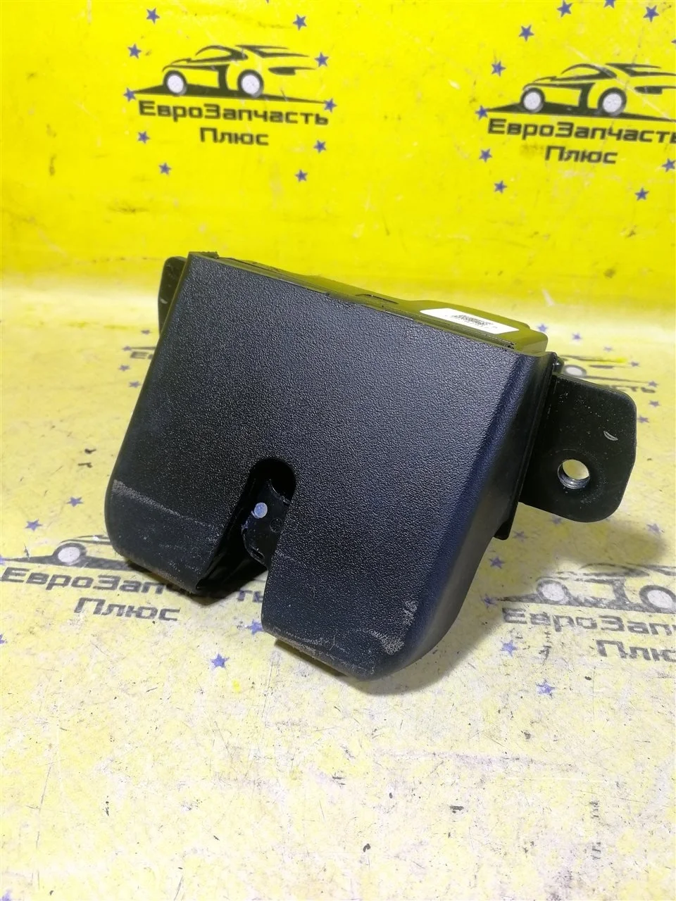 Замок крышки багажника Kia Sportage 4 81230D3000 QL