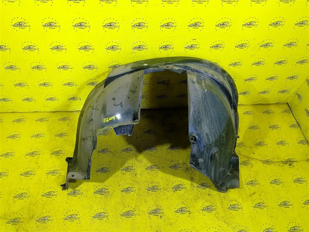 Подкрылок, локер дефект Renault Duster 638400004R HS, передний правый