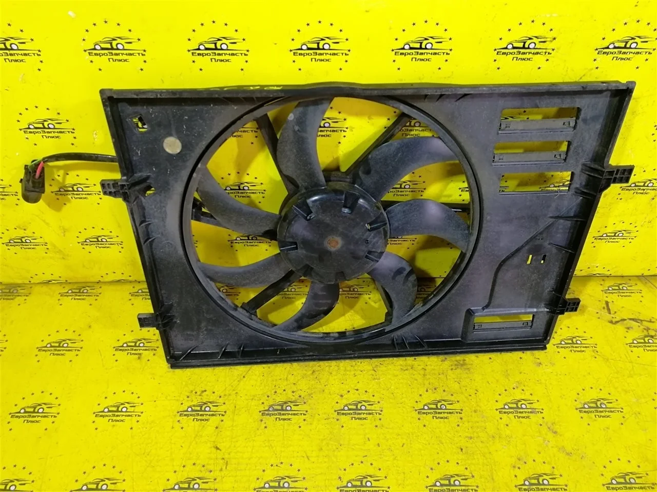 Вентилятор охлаждения Skoda Octavia A7 620901KA1A 5E