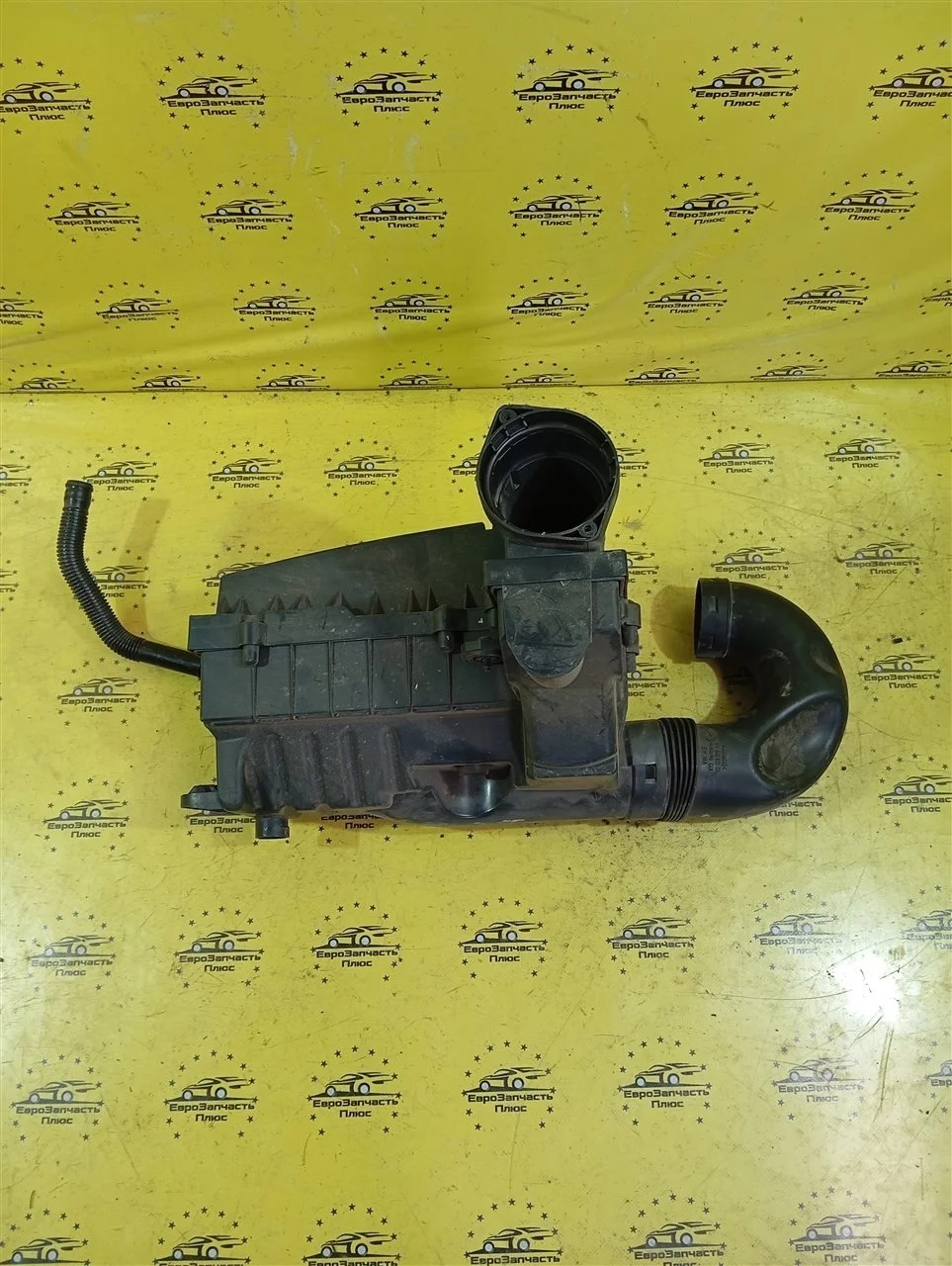 Корпус воздушного фильтра Volkswagen Passat B7 1K0129618AN