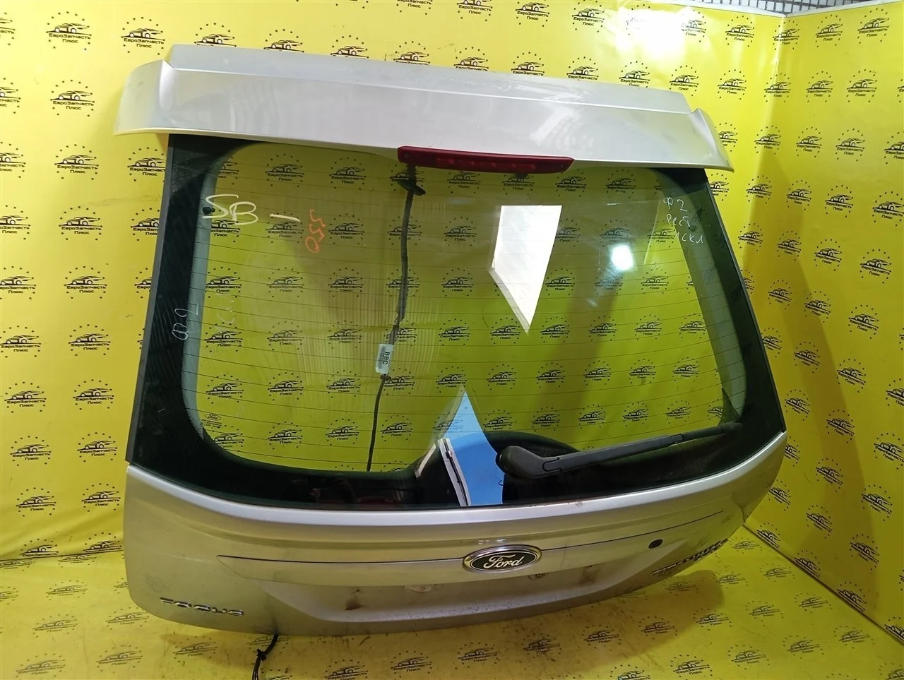 Крышка багажника Ford Focus 2 1527998