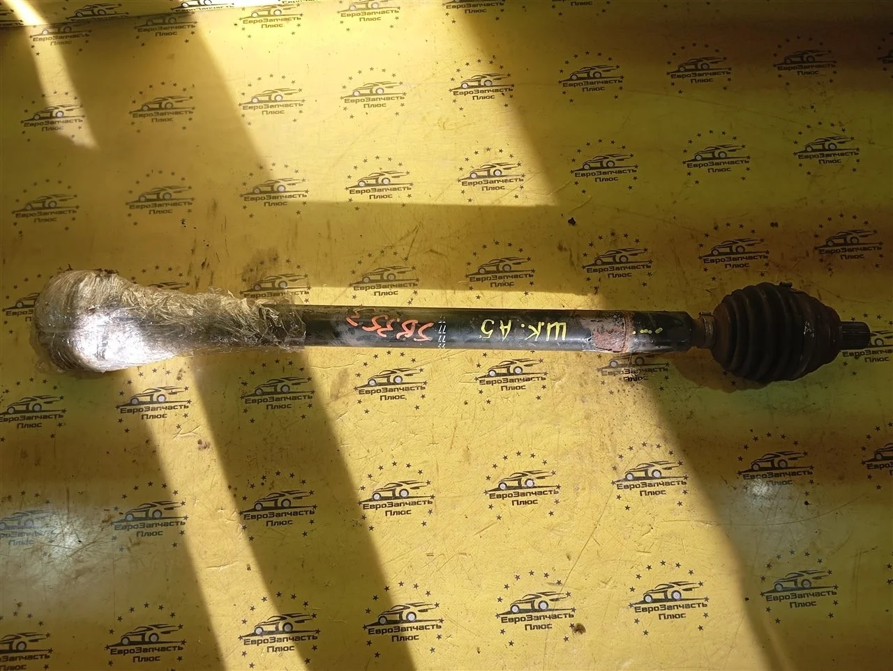 Привод Skoda Octavia 1K0407272NN A5, передний правый