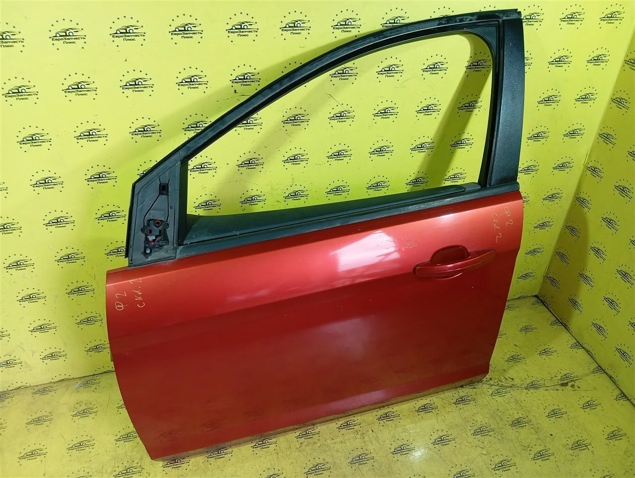 Дверь Ford Focus 2 1530169, передняя левая