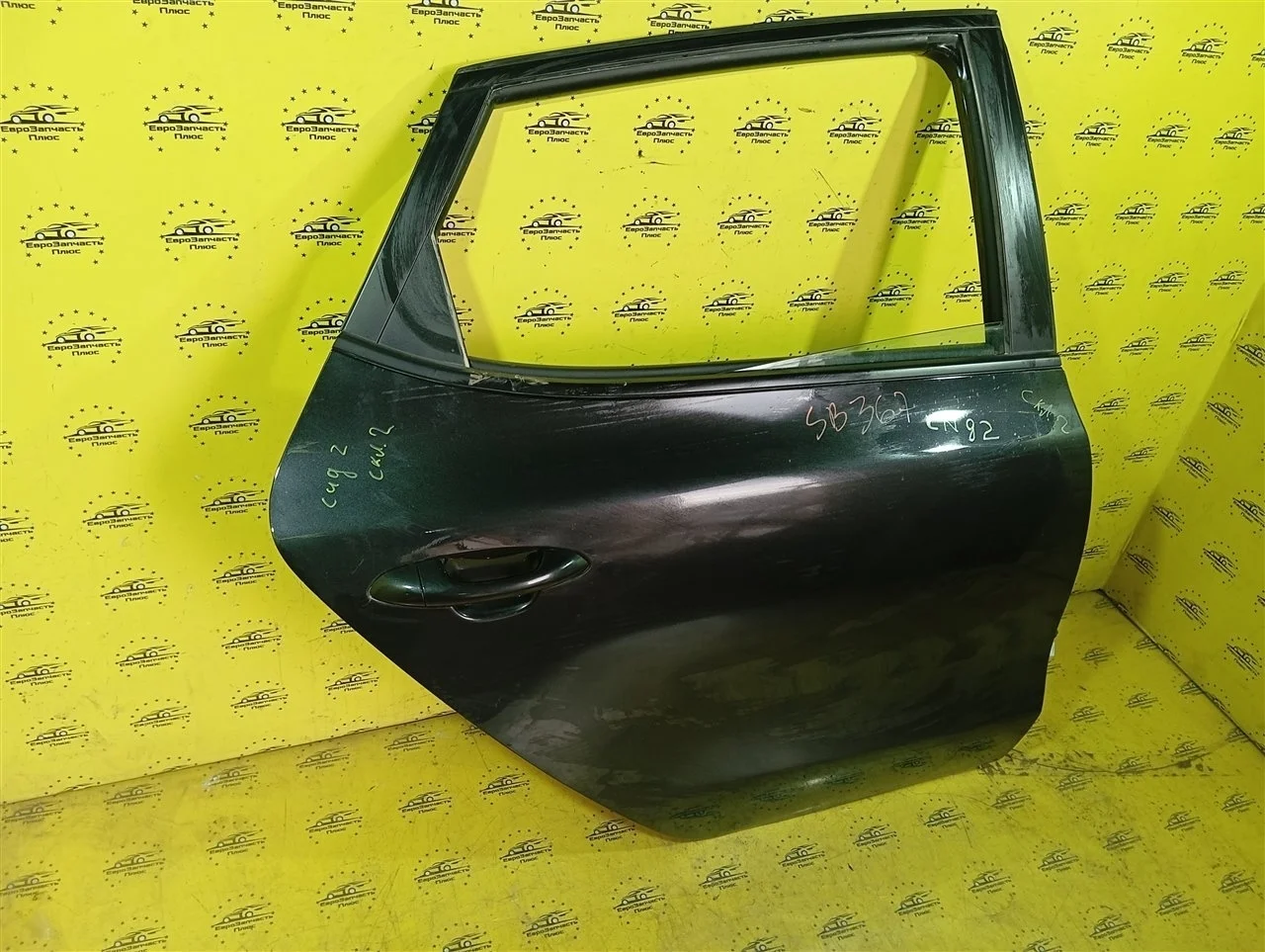 Дверь Kia Ceed 2 77004A2200 JD, задняя правая