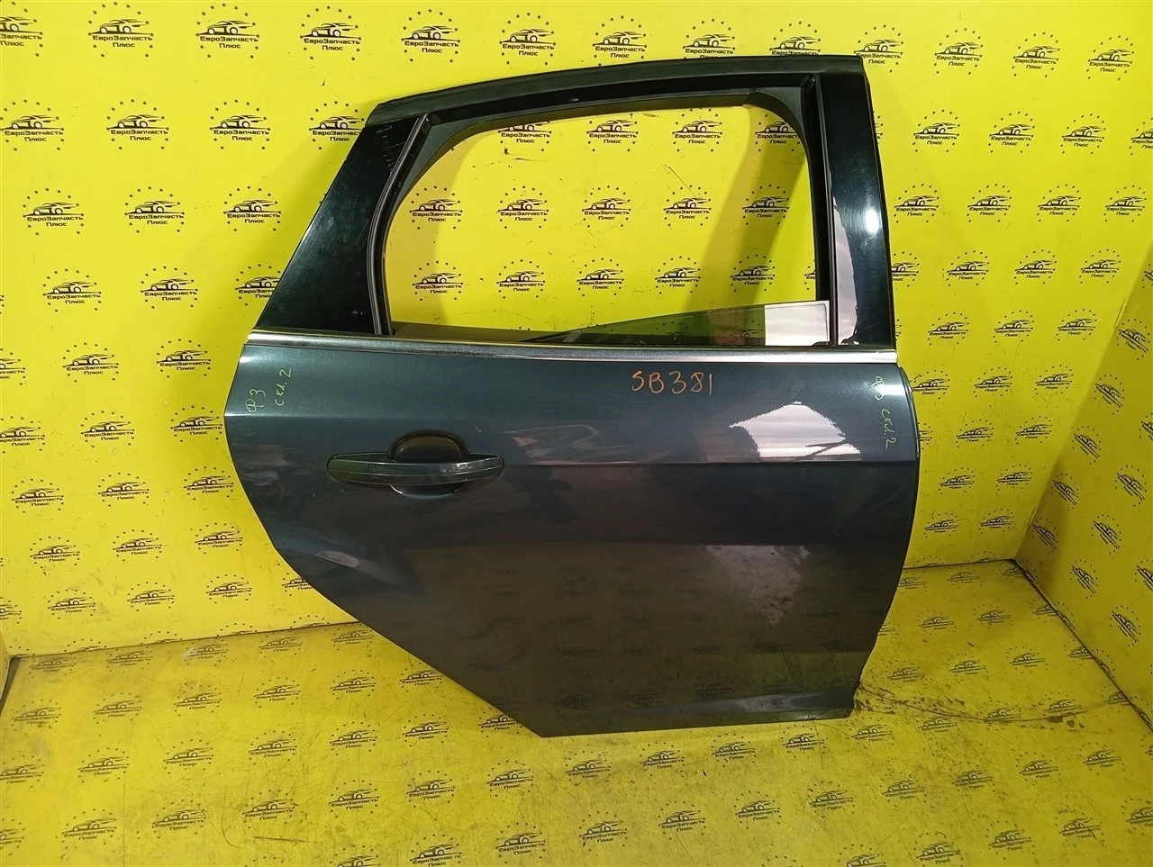 Дверь Ford Focus 3 2172759, задняя правая