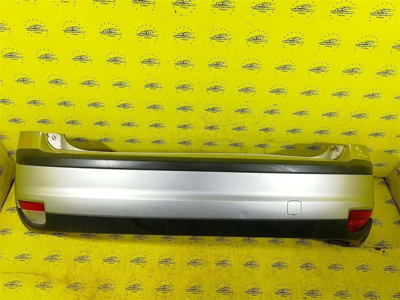 Бампер Ford Focus 2 1336747, задний