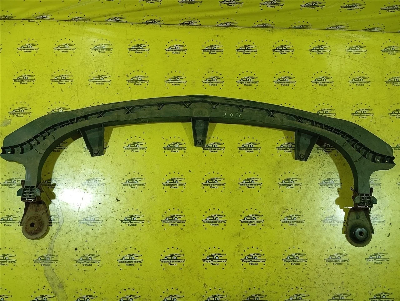 Усилитель бампера Opel Astra J Gtc 13266647, передний