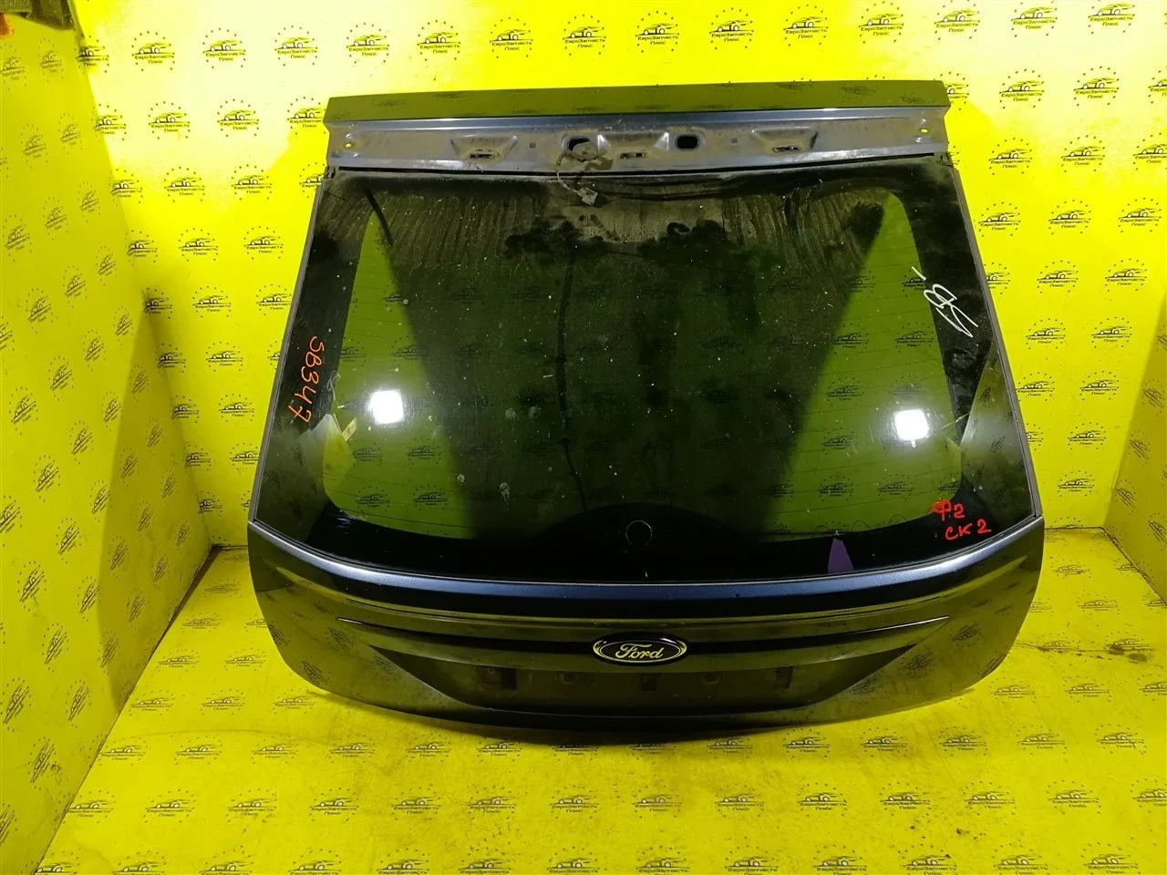 Крышка багажника Ford Focus 2 1527998