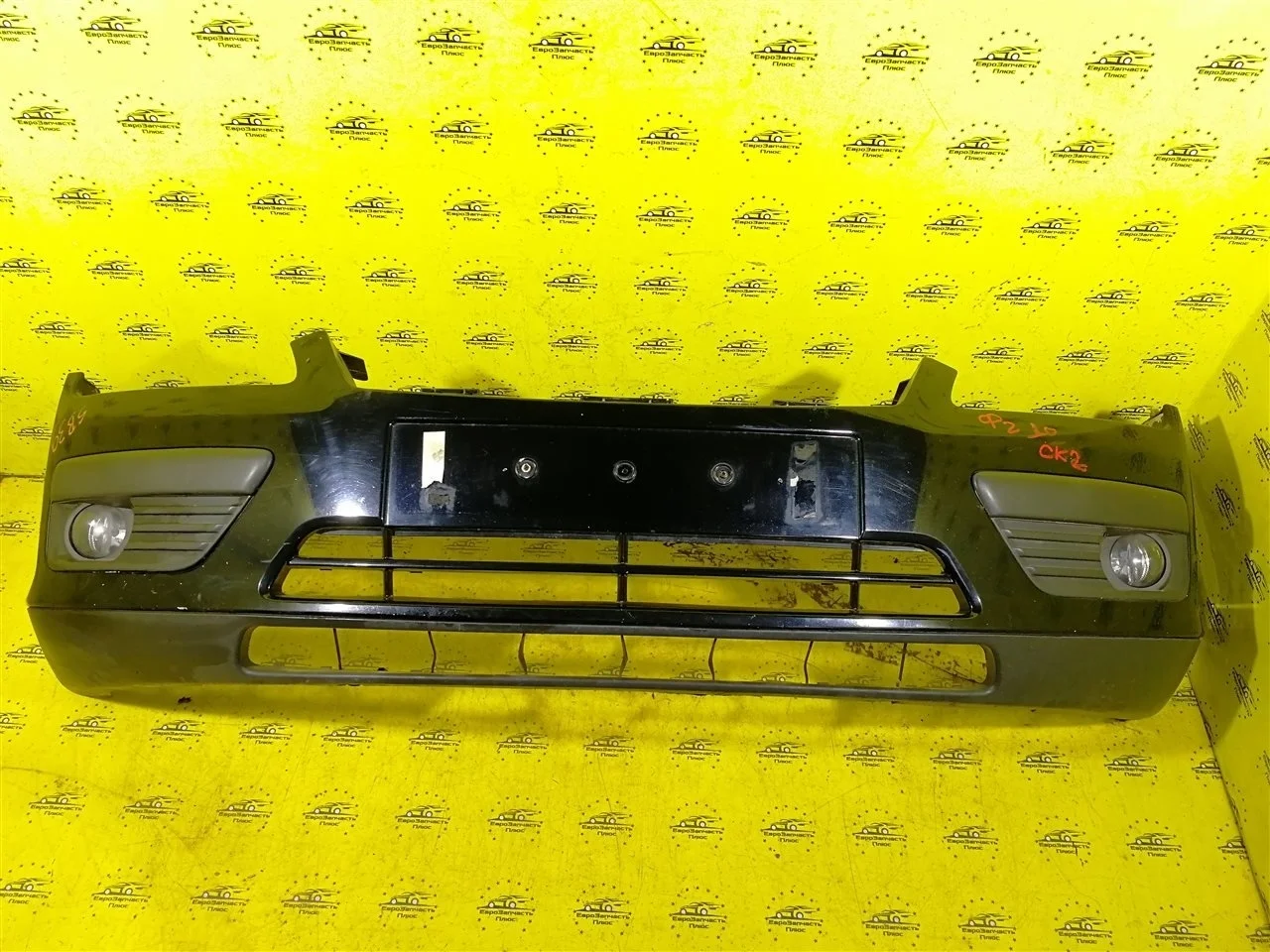Бампер Ford Focus 2 4M5117757A, передний