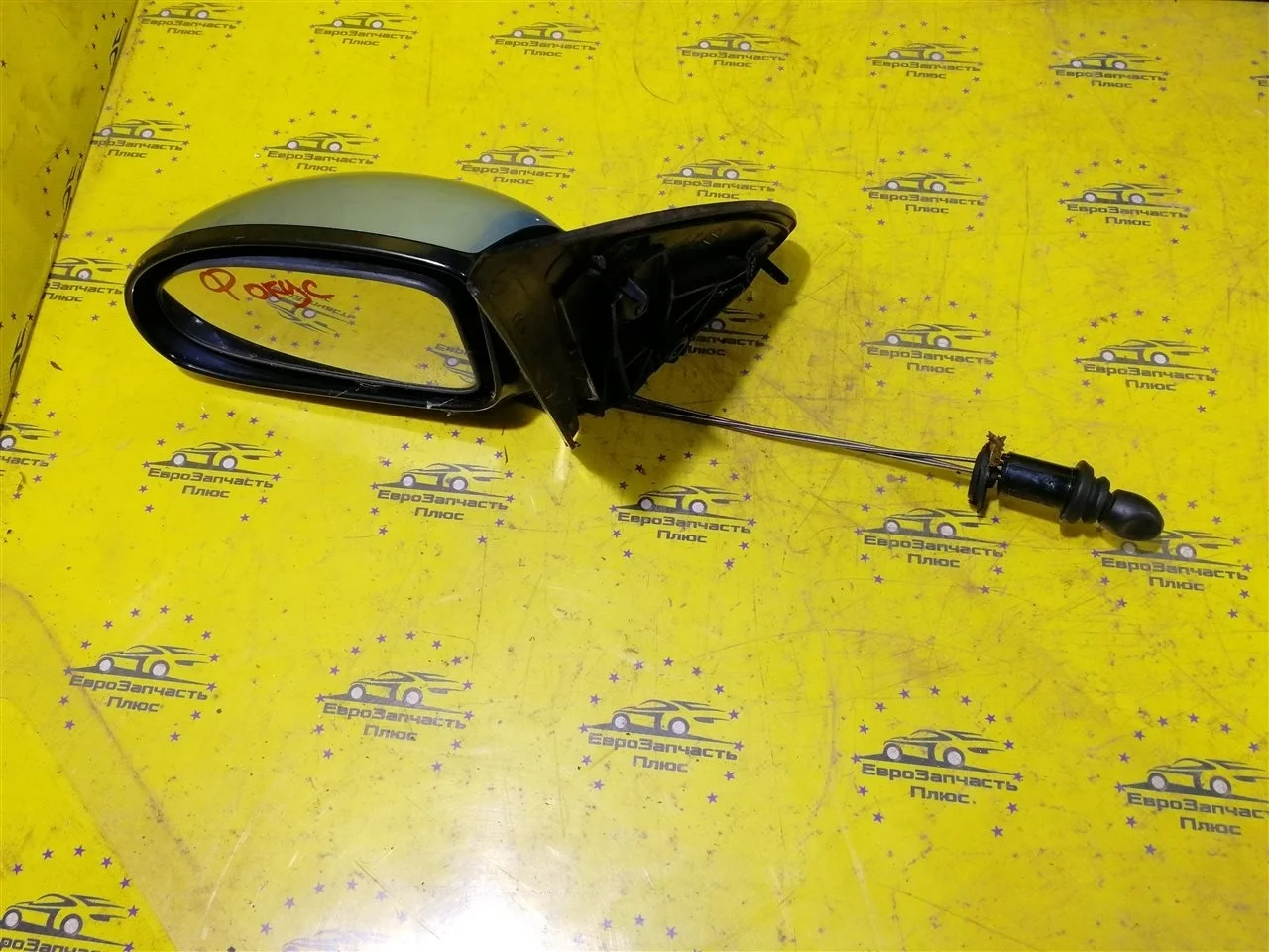 Зеркало двери Ford Focus 1 1347112, переднее левое