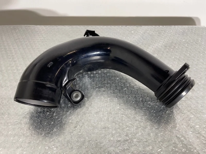 Патрубок воздуховод нижний Bmw X5 2011 13717583715 E70 N55B30