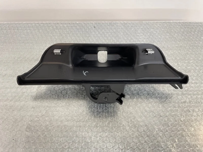 Накладка замка крышки багажника Bmw X5 2011 51497177378 E70 N55B30, задняя