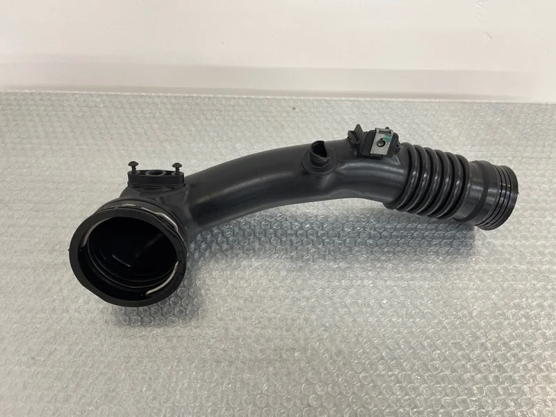 Воздуховод патрубок наддувочного воздуха Bmw X5 2012 13717609811 E70 N55B30