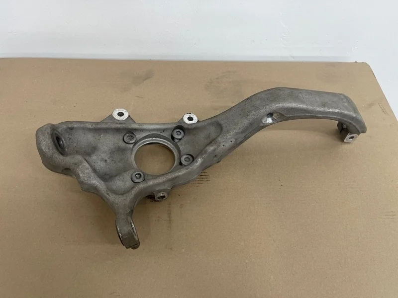 Кулак поворотный Bmw X5 2012 31216773783 E70 N55B30, передний левый