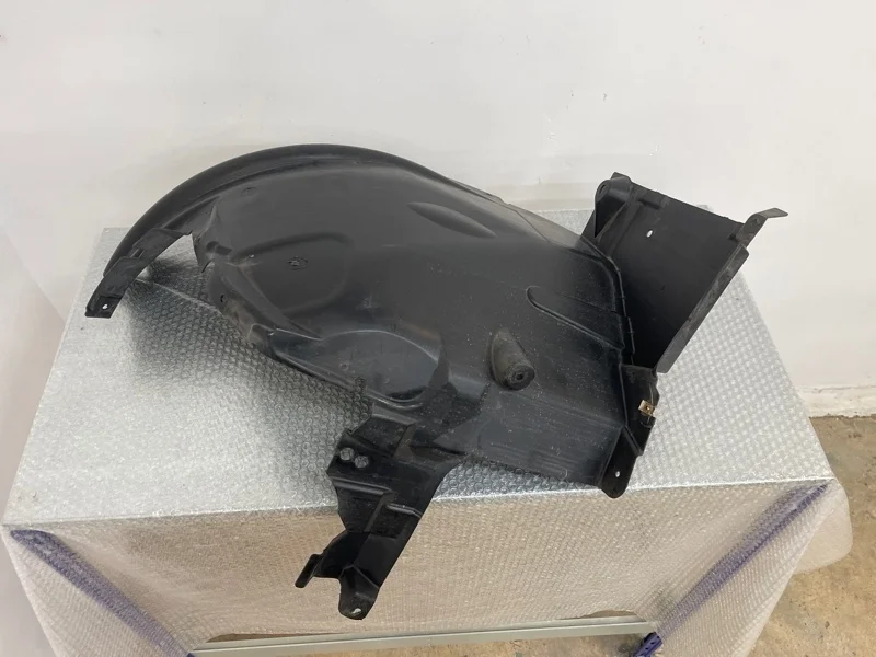 Подкрылок Bmw X5 2011 51717169414 E70 N55B30, передний правый