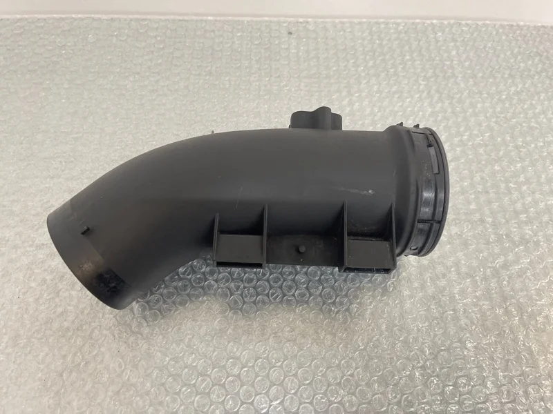 Патрубок воздушного фильтра Bmw X5 2011 13717583714 E70 N55B30