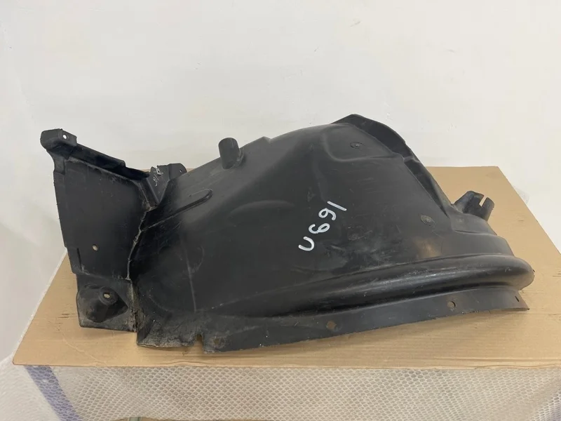 Подкрылок BMW X5M E70 51717169414, передний правый