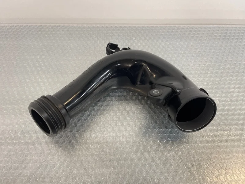 Патрубок воздуховод нижний Bmw X5 2011 13717583715 E70 N55B30