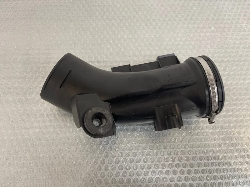 Патрубок воздушного фильтра Bmw X5 2010 13717583714 E70 N55B30