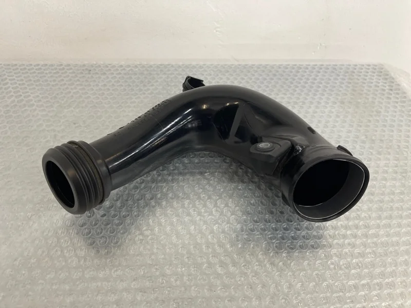 Патрубок воздуховод нижний Bmw X5 2010 13717583715 E70 N55B30