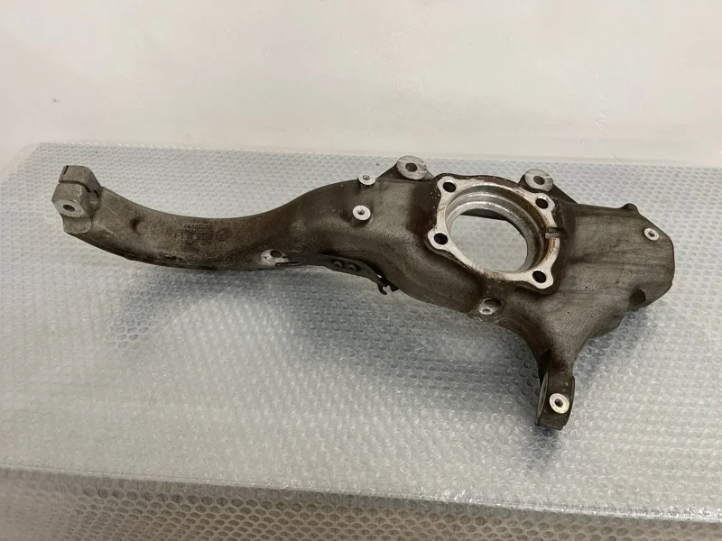 Кулак поворотный Bmw X5 2012 31216773783 E70 N55B30, передний левый