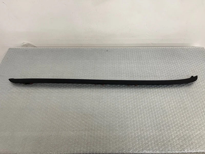 Молдинг лобового стекла Bmw X5 2012 51317250396 E70 N55B30, правый