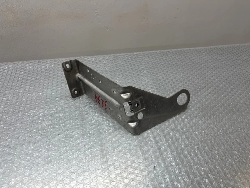 Кронштейн экрана моторного отсека Bmw X5 2012 51717188836 E70 N55B30, передний правый