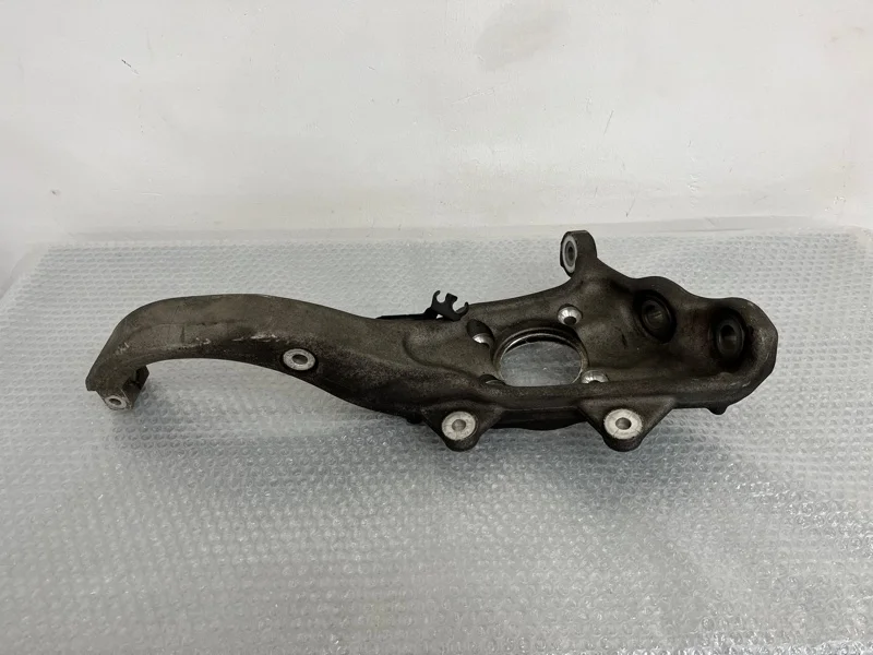 Кулак поворотный Bmw X5 2010 31216773783 E70 N55B30, передний левый