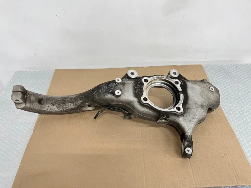 Кулак поворотный Bmw X5 2012 31216773783 E70 N55B30, передний левый