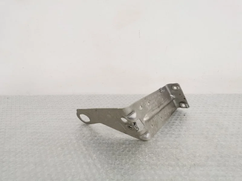 Кронштейн экрана моторного отсека Bmw X5 2012 51717188836 E70 N55B30, передний правый